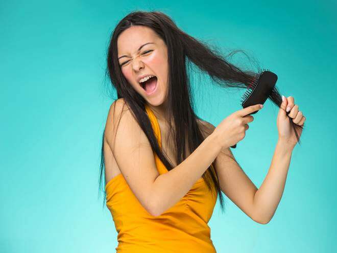 cabelo ressecado e quebrado